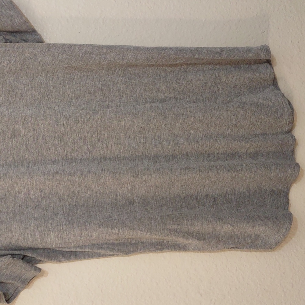 SLIGHTLY USED VANILLA BAY GRAY AND WHITE FLORAL EMBROIDERY SIZE L - Picture 10 of 10